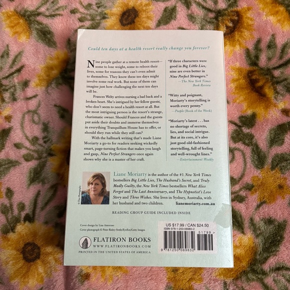 Nine Perfect Strangers - Picture 2 of 8